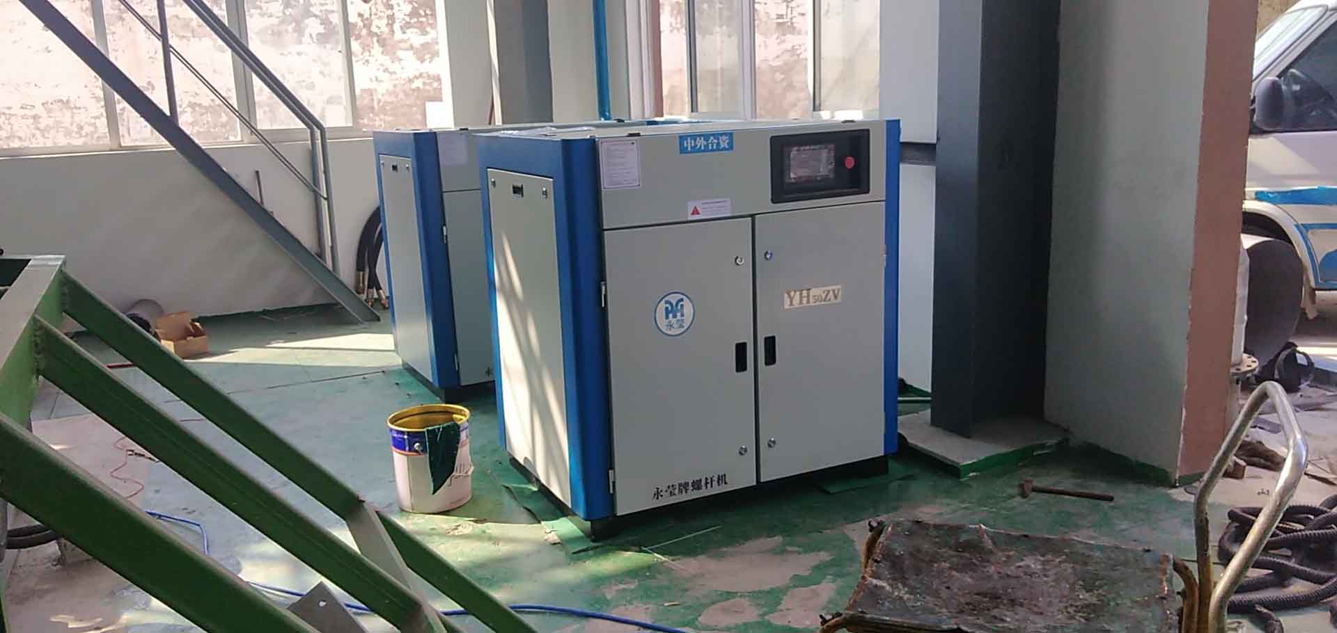 簡略談?wù)劼輻U空壓機的作業(yè)原理和用處
