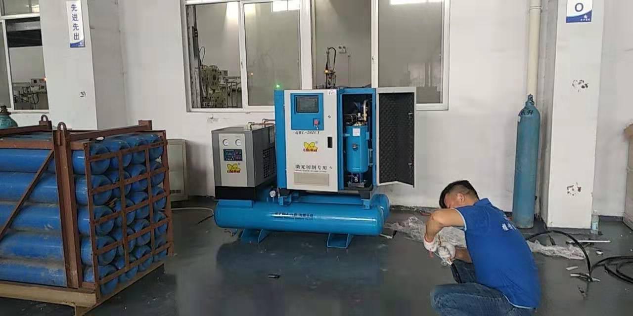 權(quán)偉螺桿空壓機(jī) 權(quán)偉螺桿空壓機(jī)